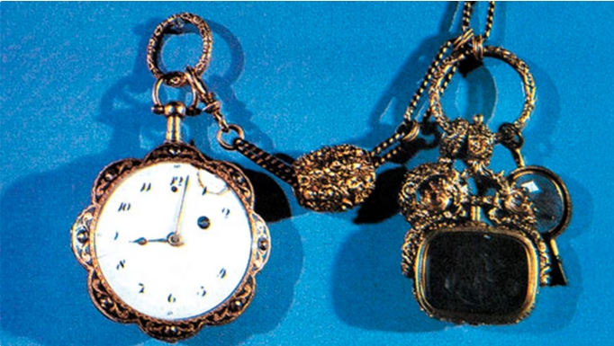 El reloj que le regaló a su médico y que sería robado del Museo Histórico Nacional