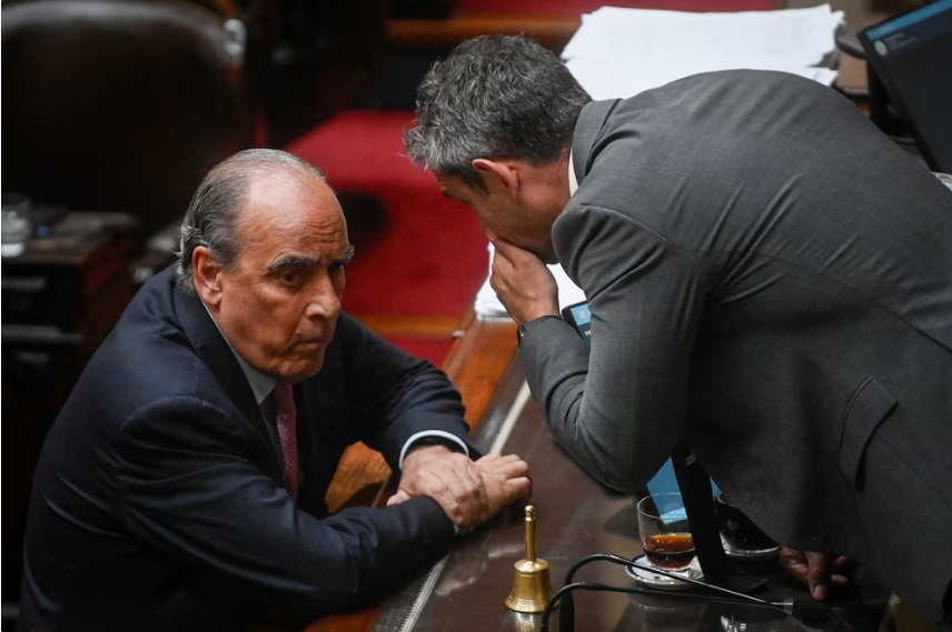 El jefe de Gabinete, Guillermo Francos, y el presidente de la Cámara de Diputados, Martín Menem (foto Reuters)