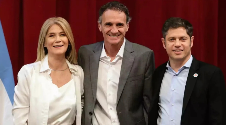 El gobernador Axel Kicillof junto a la vicegobernadora Verónica Magario y al ministro Gabriel Katopodis. Agencia Noticias Argentinas
