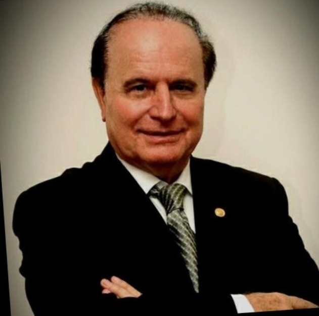 Manuel Enríquez García, titular de la OEB, acusado de fraude y estafa. Imagen: redes sociales.