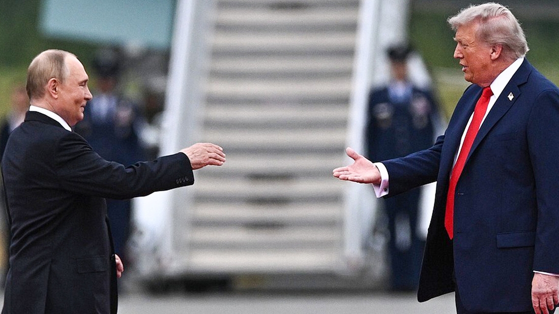 El presidente de Rusia, Vladímir Putin, y el presidente estadounidense, Donald Trump Kremlin Press Office / Handout / Anadolu / Gettyimages.ru