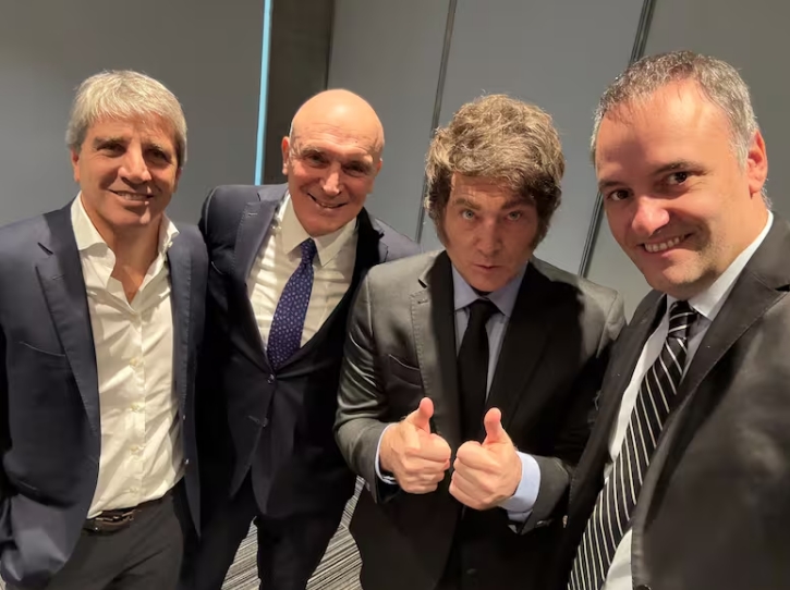 Luis Caputo, José Luis Espert, Javier Milei y Manuel Adorni X Manuel Adorni