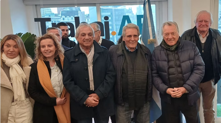 Luis Barrionuevo, con sus aliados Carlos Acuña, Hugo Benítez, Maia Volcovinsky y Laura Sasprizza