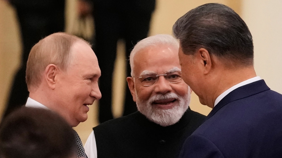 Los líderes de Rusia, la India y China, Vladímir Putin, Narendra Modi y Xi Jinping Suo Takekuma / Pool Photo via AP