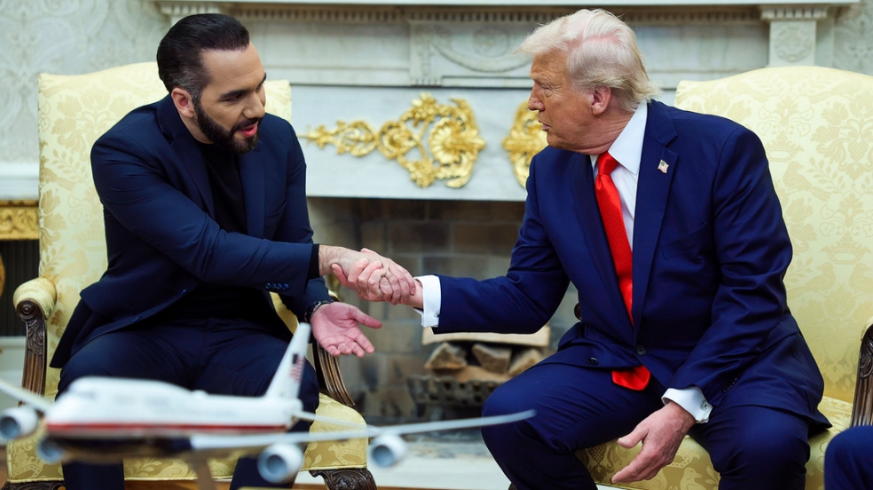Los presidentes de EE.UU., Donald Trump, y de El Salvador, Nayib Bukele, reunidos en Washington, el 14 de abril de 2025 Win McNamee / Gettyimages.ru