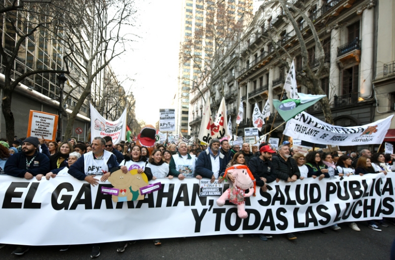 Marcha Federal en defensa de la Salud Pública el 17 de julio de 2025. Foto: Nicolas Solo ((i))
