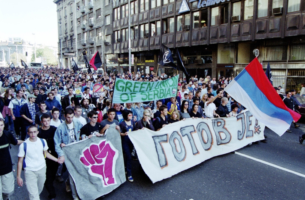 Protestas antigubernamentales en Belgrado, Serbia, el 4 de octubre de 2000. Braca Nadezdic / Newsmakers / Gettyimages.ru