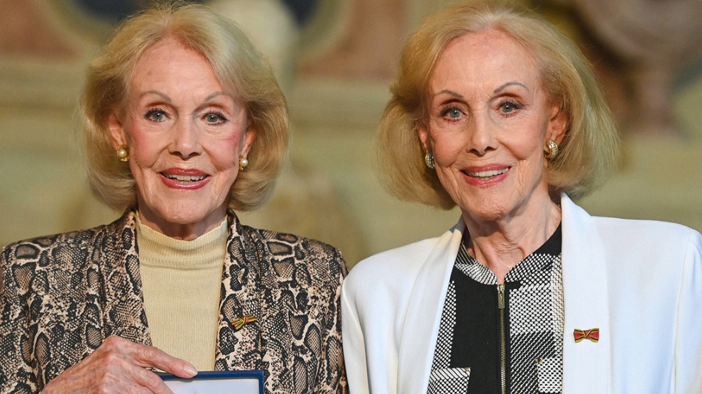 Las cantantes y bailarinas gemelas, Ellen y Alice Kessler. Sven Simon / Legion-Media