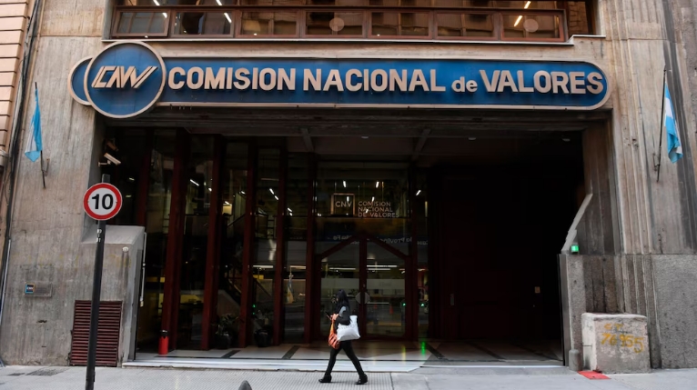 La Comisión Nacional de Valores estableció un tope del 20% para las inversiones en cauciones dentro de los fondos Money Market. (Maximiliano Luna)