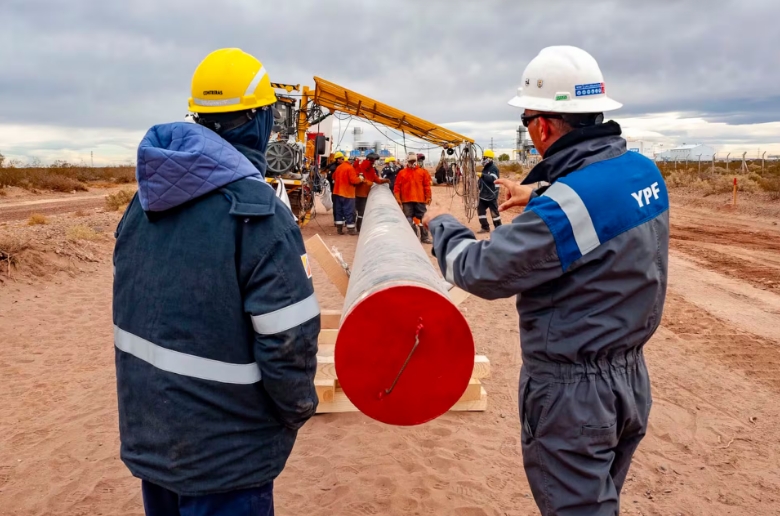 La contratista que está en conflicto con YPF es SACDE TECHINT. (YPF)