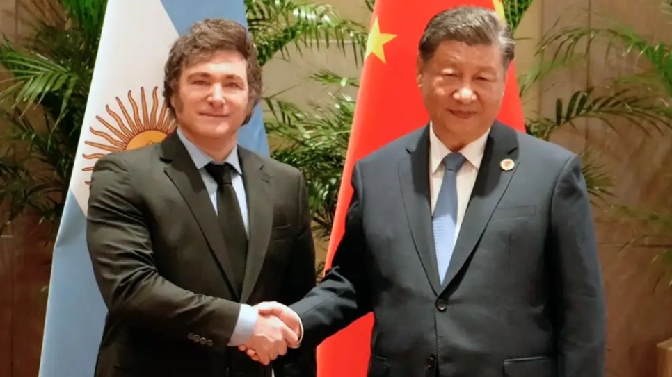 La vigencia del acuerdo. Desde la revisión y el congelamiento inicial durante el gobierno de Mauricio Macri, pasando por el uso del swap como sostén cambiario bajo Alberto Fernández y Sergio Massa, hasta la renegociación encarada por Javier Milei, con el siempre presente Xi Xinping, el arreglo con China funcionó como red de contención ante la escasez de dólares. | cedoc