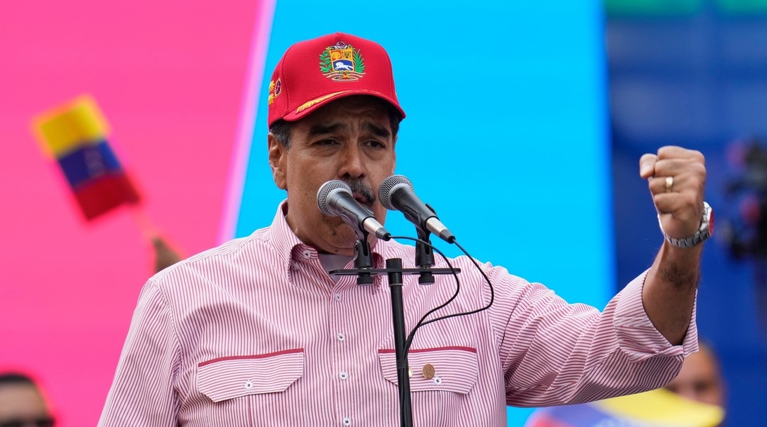 Nicolás Maduro habla durante un acto celebrado en Caracas (Venezuela), el 1 de diciembre de 2025. Ariana Cubillos / AP