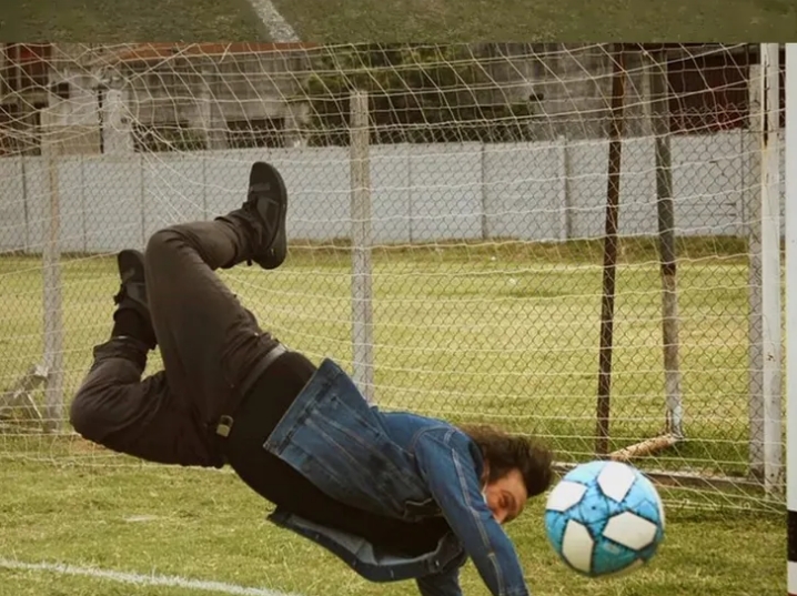 Parecería que, como arquero, Javier Milei adquirió muchos de los vicios de la profesión, entre ellos el de correr el arco cada vez que la cosa se le ponía difícil. Como economista y político, no ha abandonado sus viejas costumbres…