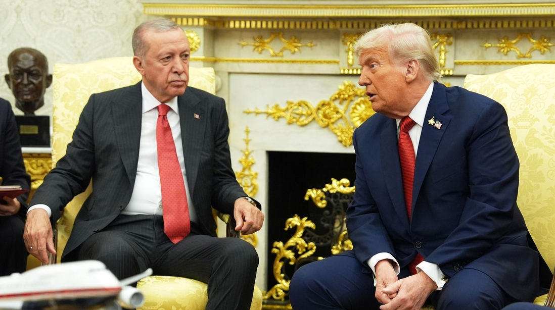 El presidente turco, Recep Tayyip Erdogan, y el mandatario estadounidense, Donald Trump Evan Vucci / AP