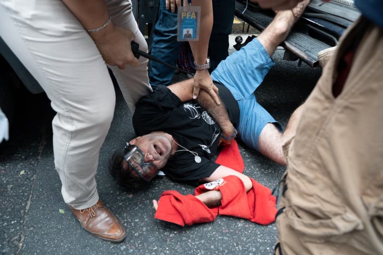 Padre Paco (Alejandra Morasano)