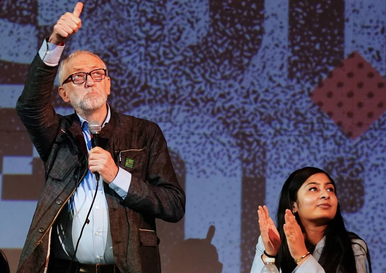Jeremy Corbyn y Zarah Sultana participan en un debate sobre Your Party (Morning Star)