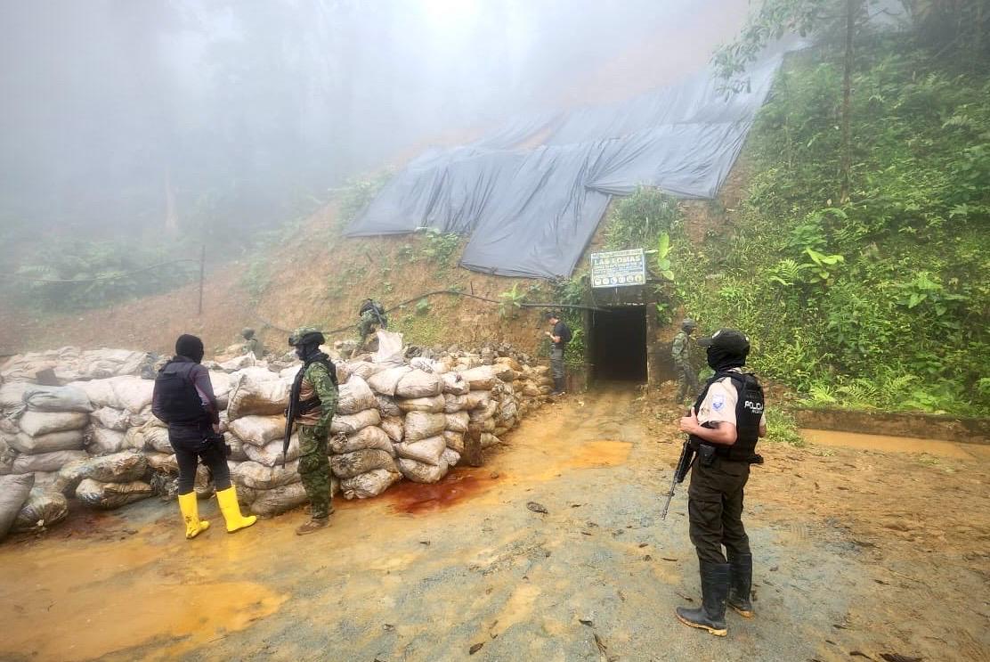 Incursión policial y militar en el cantón Camilo Ponce Enríquez, en agosto de 2024. Foto: cortesía Policía Nacional de Ecuador