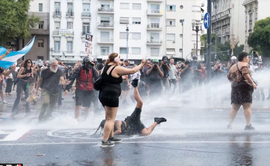 represion congreso (Alejandra Morasano)