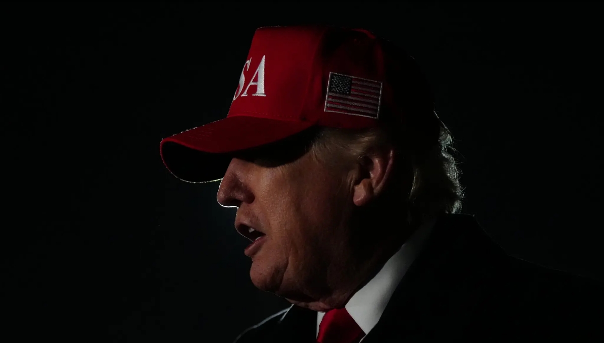 Trump en su camino de regreso a la Casa Blanca el domingo por la noche.Credit...Tierney L. Cross/The New York Times