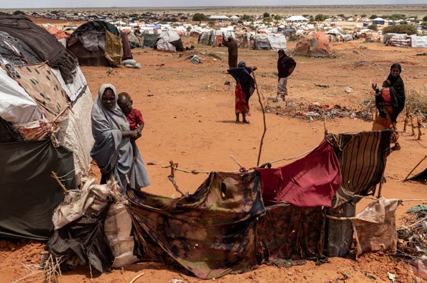 Un campamento para desplazados internos en las afueras de Kismayo, Somalia, 21 de abril. Millones de somalíes se han visto afectados por una grave sequía. Fotografía: Simon Maina/AFP/Getty Images