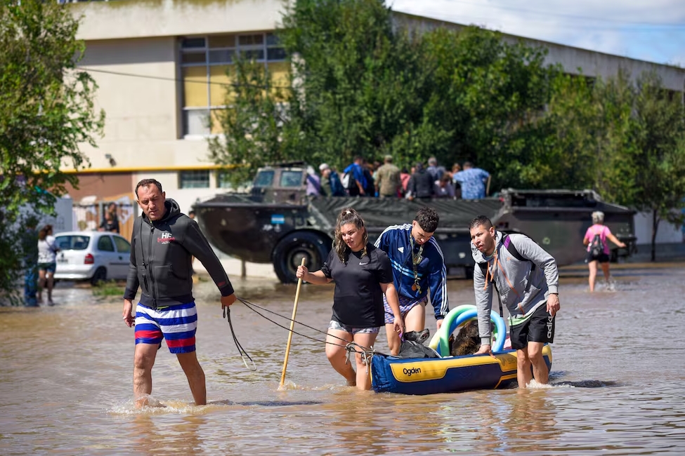 En las inundaciones de Bahía Blanca hubo 18 muertos y miles de evacuados. (Pablo Presti/EFE)