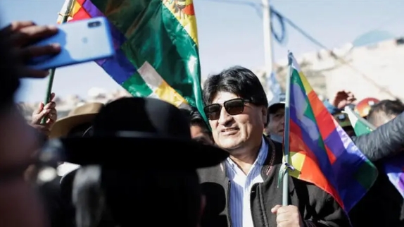 IMAGEN DE ARCHIVO. El expresidente de Bolivia, Evo Morales, marcha junto a simpatizantes del partido MAS boliviano, trabajadores y cocaleros para expresar su apoyo al gobierno del presidente Luis Arce Catacora, en El Alto, Bolivia