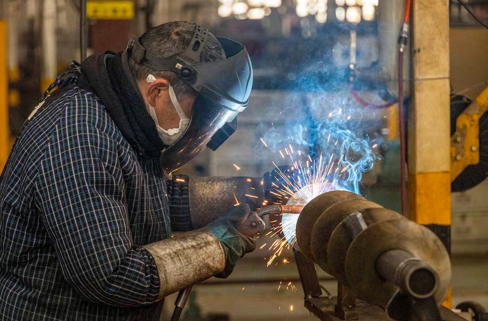 La actividad industrial, que concentra la mayor parte del empleo bonaerenses, sigue sin despegar. STR. AFP