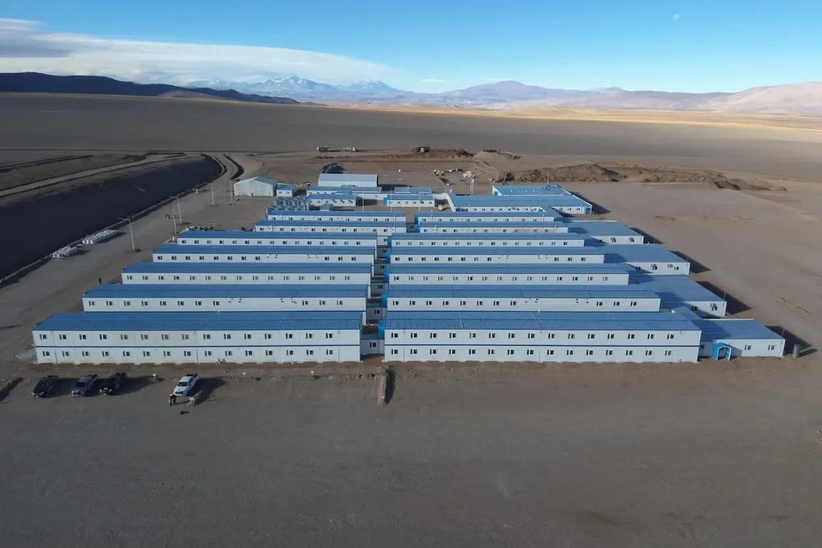Render del campamento Batidero que Vicuña importará completo de China.