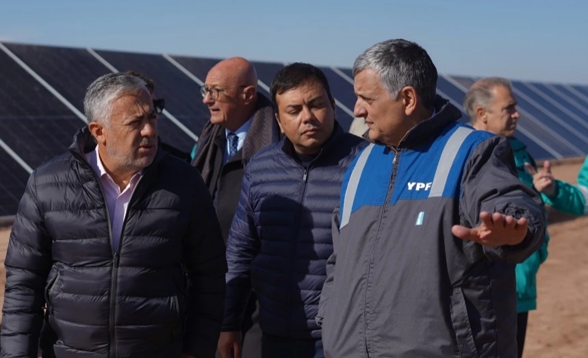 Marin y Cornejo recorren el flamante parque solar El Quemado de YPF Luz en Mendoza. Mendoza