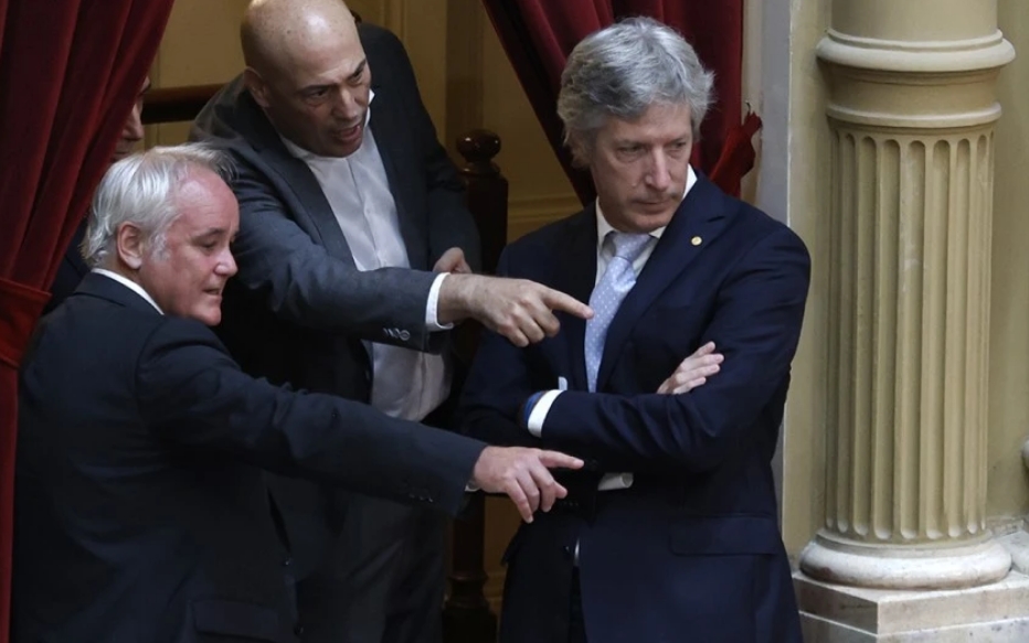 El presidente del Banco Nación, Darío Wasserman junto a los directivos del Banco Central, Santiago Bausili y Vladimir Werning. LPOJuan Casas