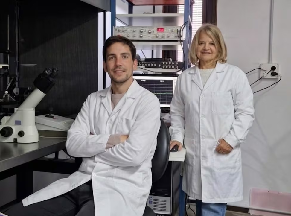 Los científicos Juan Facundo Chrestia y Cecilia Bouzat hicieron el descubrimiento desde un laboratorio en Bahía Blanca. Gentileza -