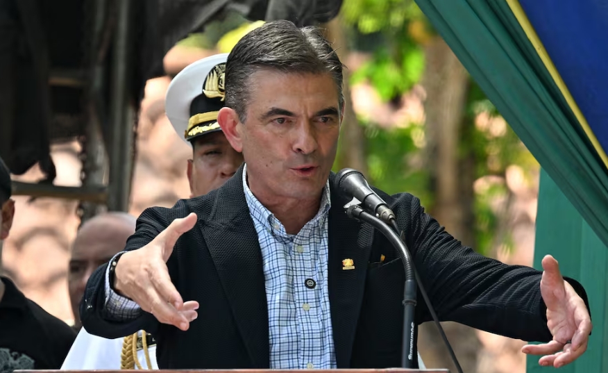 “En Bolivia no gobierna Rodrigo Paz, gobierna Cerimedo”, remarcó Beller AIZAR RALDES. AFP