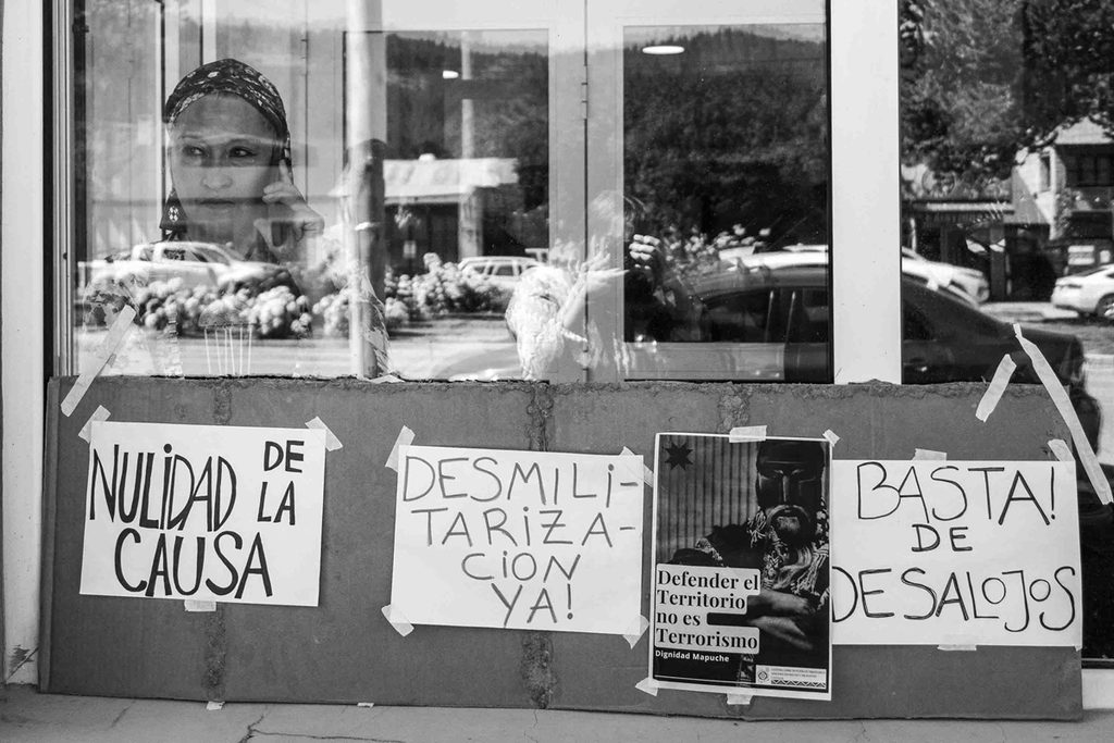 Intervención en el Juzgado Provincial de Esquel. Foto Roxana Sposaro