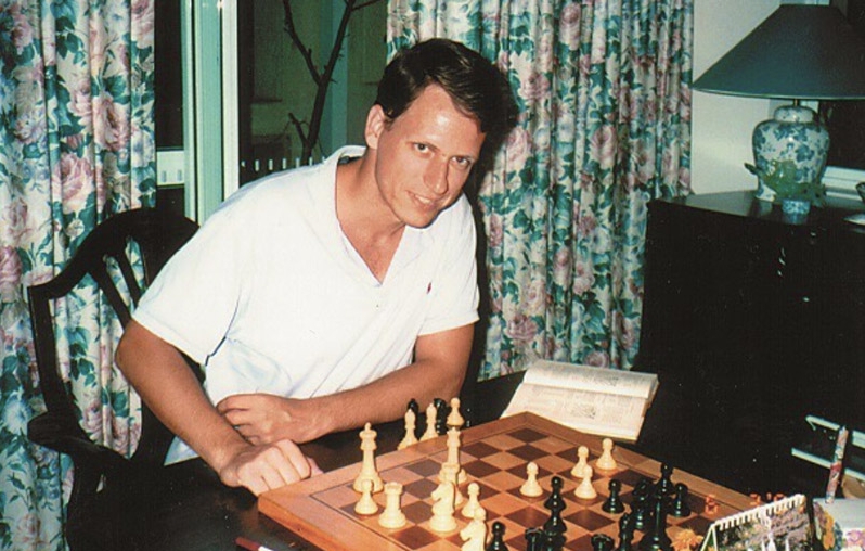 Peter Thiel en la década del 90, antes de dar su gran salto como empresario y líder de los libertarios transhumanistas