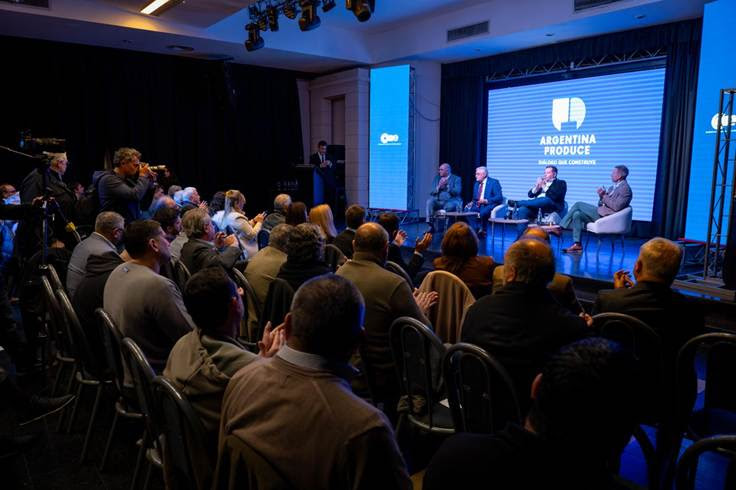 El encuentro “Argentina Produce” juntó a empresarios pyme y a la CGT