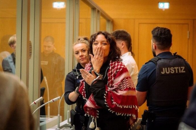 La argentina Leandra Rollo en el Tribunal Regional de Stuttgart. Foto: https://static.972mag.com