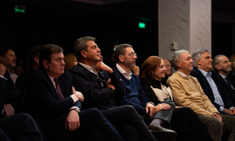 Zamora con Massa, Olmos, Vigo Llaryora y Schairetti este martes en un homenaje a De la Sota.