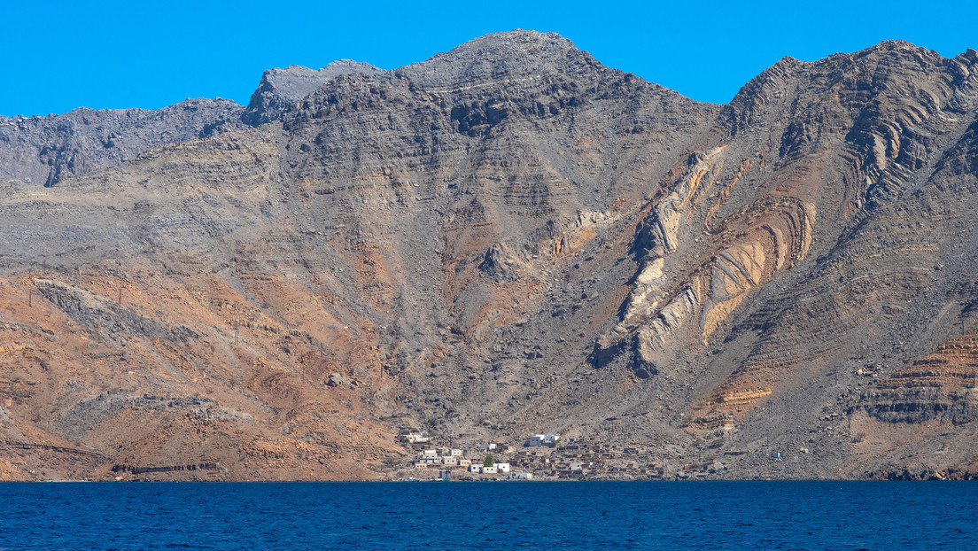 Pequeño pueblo al pie de la montaña, en Musandam, Omán. Eric Lafforgue / Art In All Of Us / Corbis / Gettyimages.ru