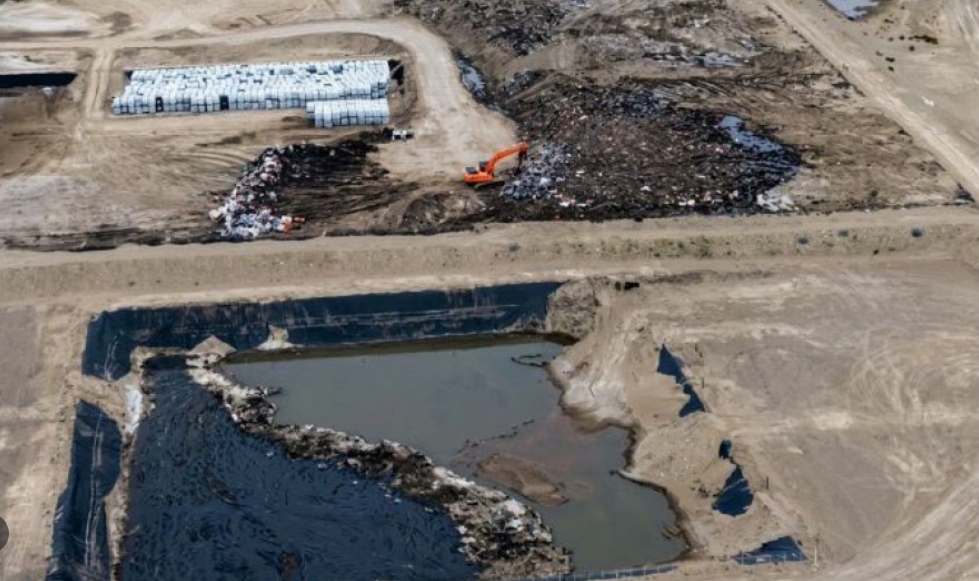 Predio de la empresa Opsur, al borde de la Ruta 26, en Comodoro Rivadavia.