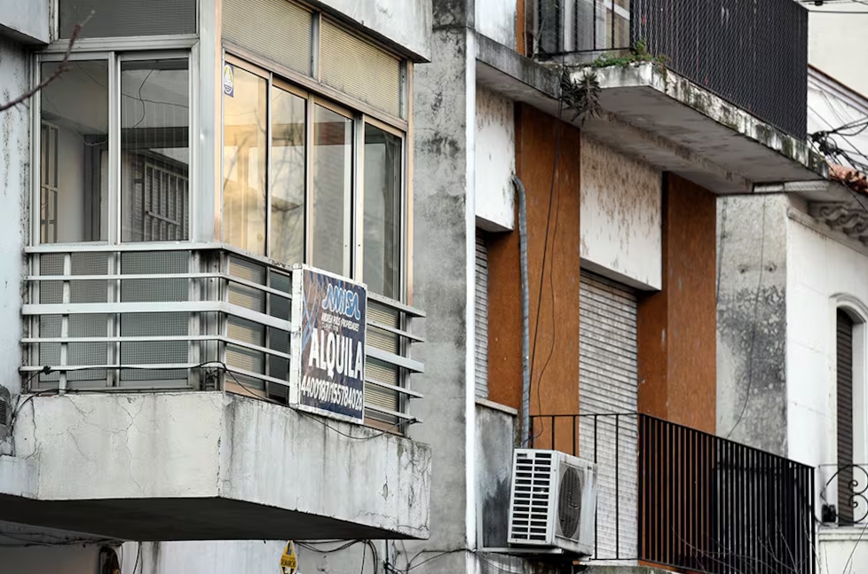 Viviendas vacías y en alquiler, en medio de la crisis habitacional que se extiende en Argentina. Andres Macera