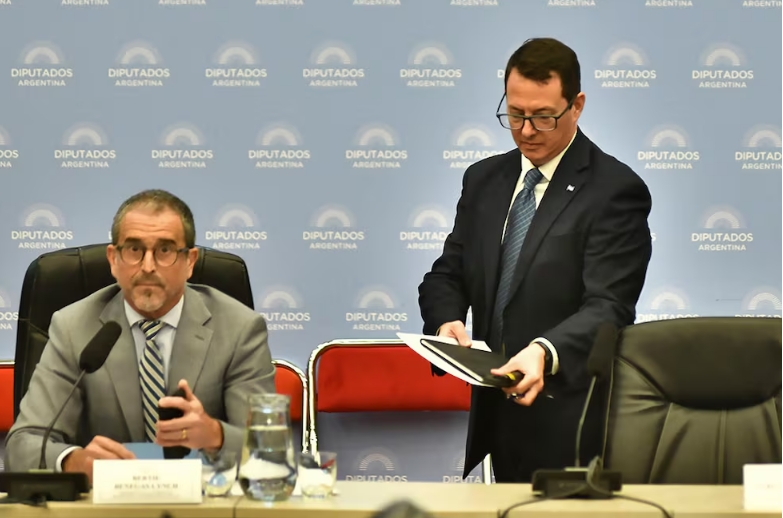 El secretario de Hacienda expuso sobre el Presupuesto 2027 en Diputados. De la mano de Bertie Benegas Lynch. Noticias argentinas