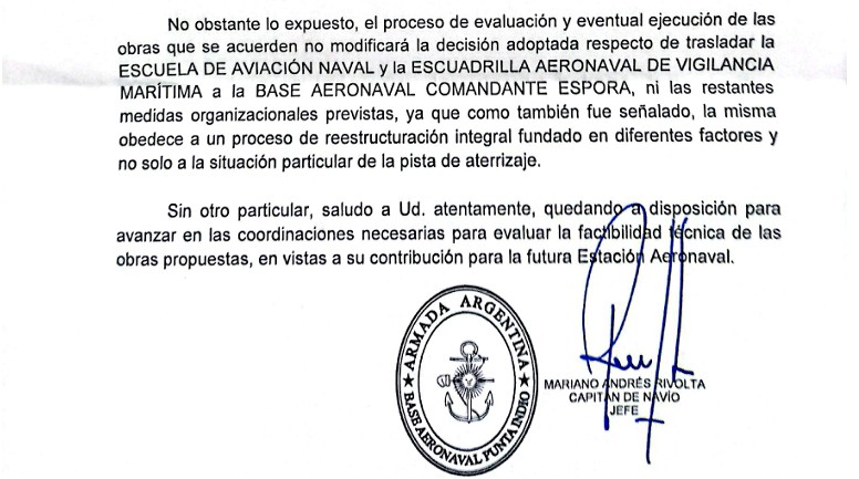 Facsímil del primer documento que confirma el vaciamiento de la Base de Punta Indio. Ahí, la Armada le adelantó al gobierno bonaerense que el traslado a Bahía de la escuadrilla y la escuela de aviación se realizará pese a las obras que propone la Provincia en la pista de la Base.