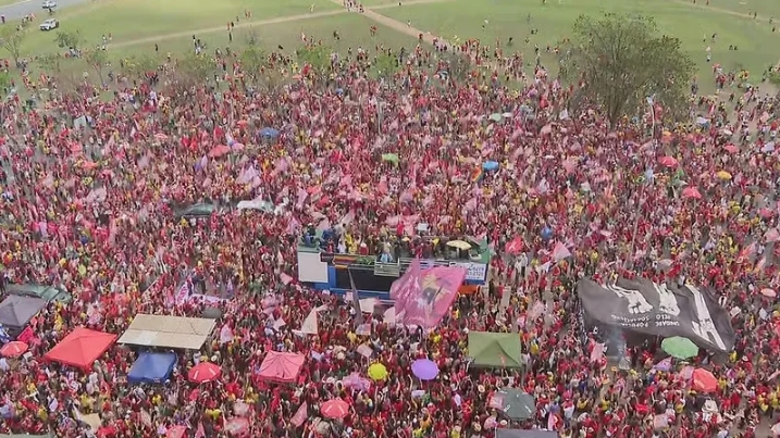 Lula apuesta conquistar a los 33 millones de votantes que no fueron a las urnas para remontar y lograr la reelección. (Foto: TV Globo).