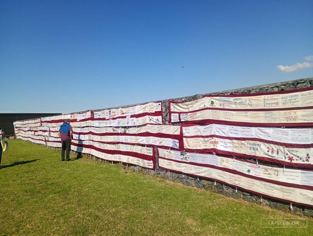 una obra colectiva. El 4 Bordando luchas en el Parque de la Memoria. Foto: gentileza del autor
