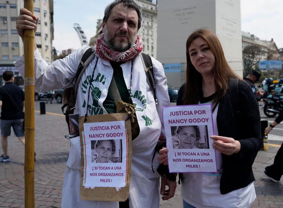 En distintos puntos del país hubo reclamos para exigir justicia por la muerte de Nancy Godoy. NA